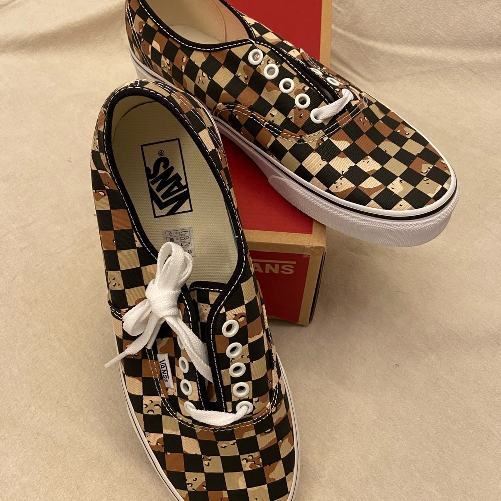 BRAND NEW Vans sneakers